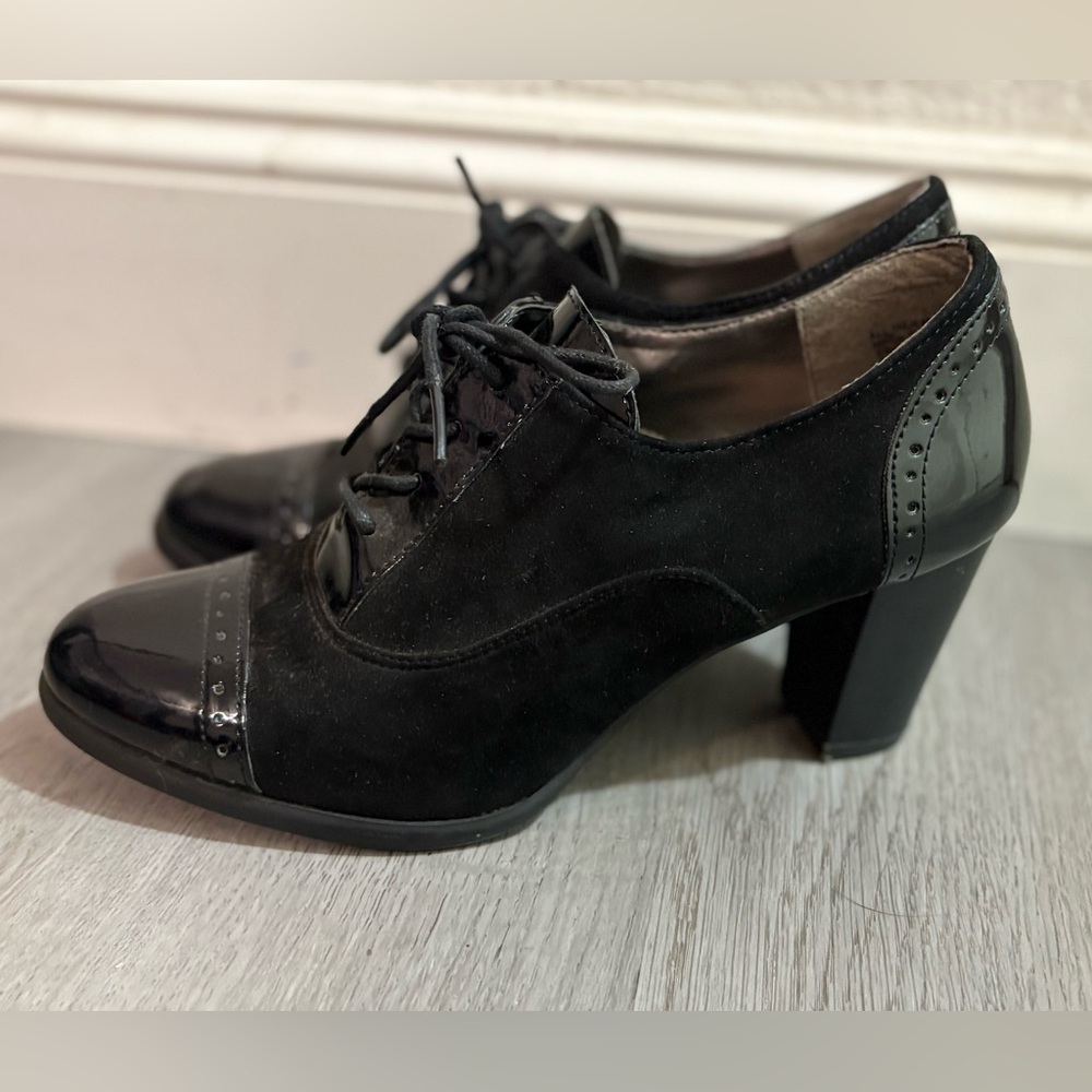 Karen Scott lace up 3 inch heels